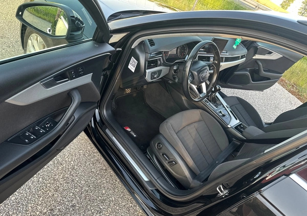 Audi A4 cena 64000 przebieg: 193661, rok produkcji 2016 z Drezdenko małe 301